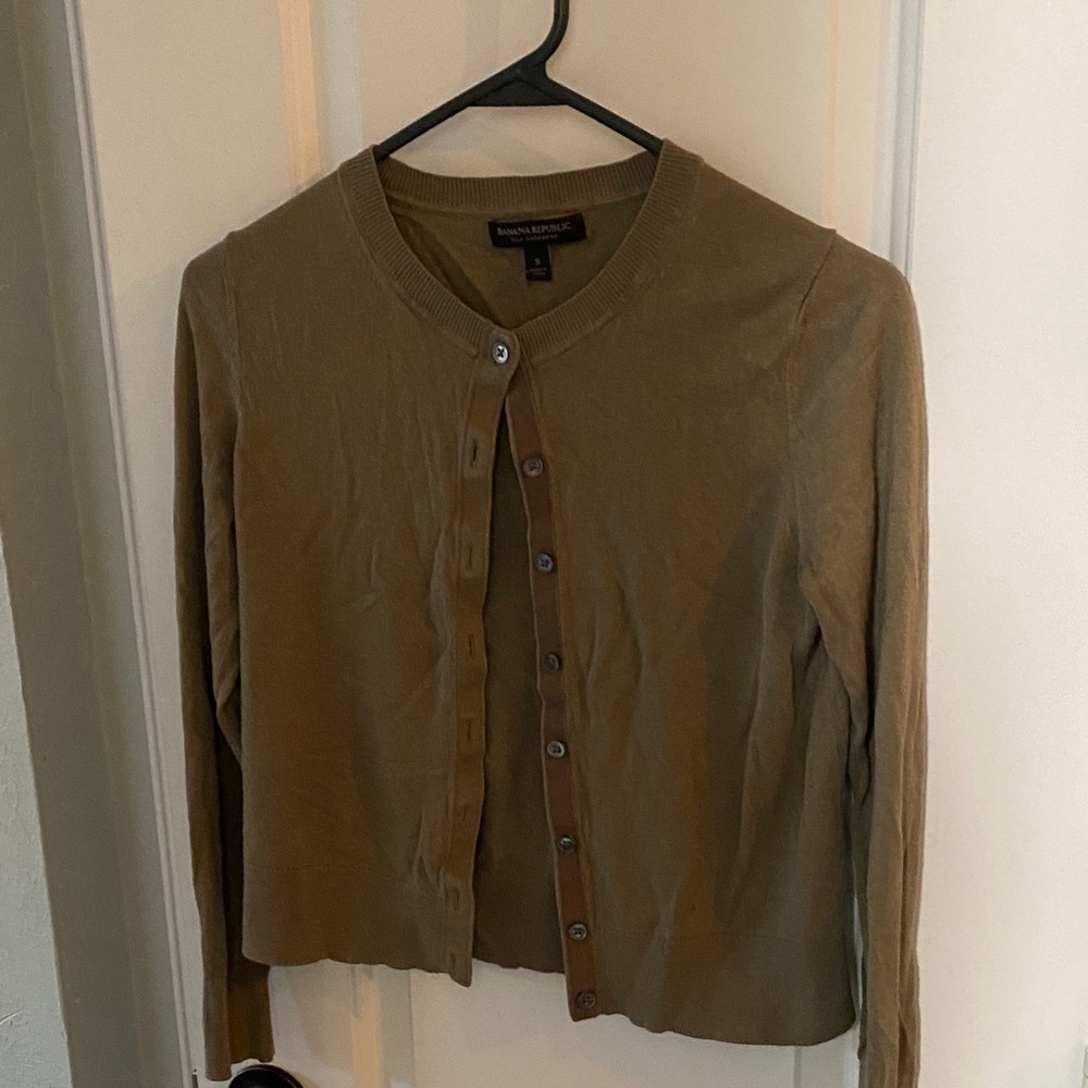 women’s green cardigan